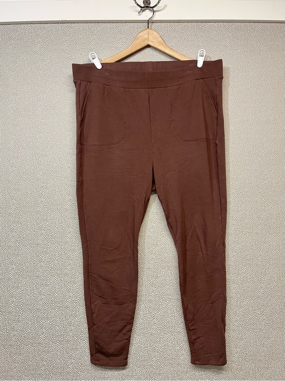 2 (18/20) (2X) Torrid Brown Stretch Casual Knit Sweatpants